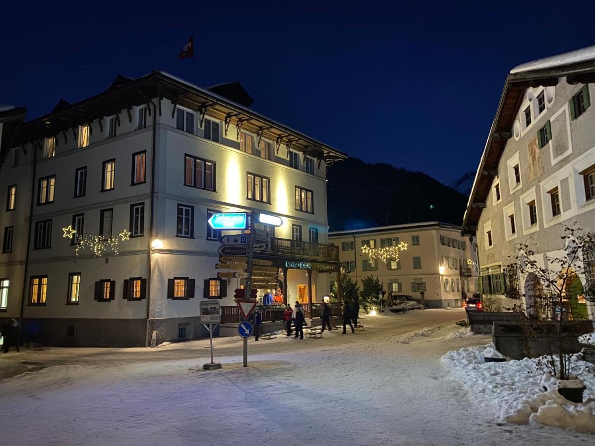 Hotel Weisses Kreuz Bergün Exterior foto