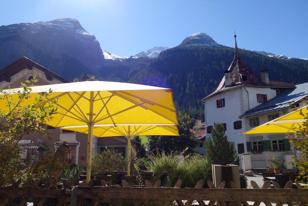 Hotel Weisses Kreuz Bergün Exterior foto